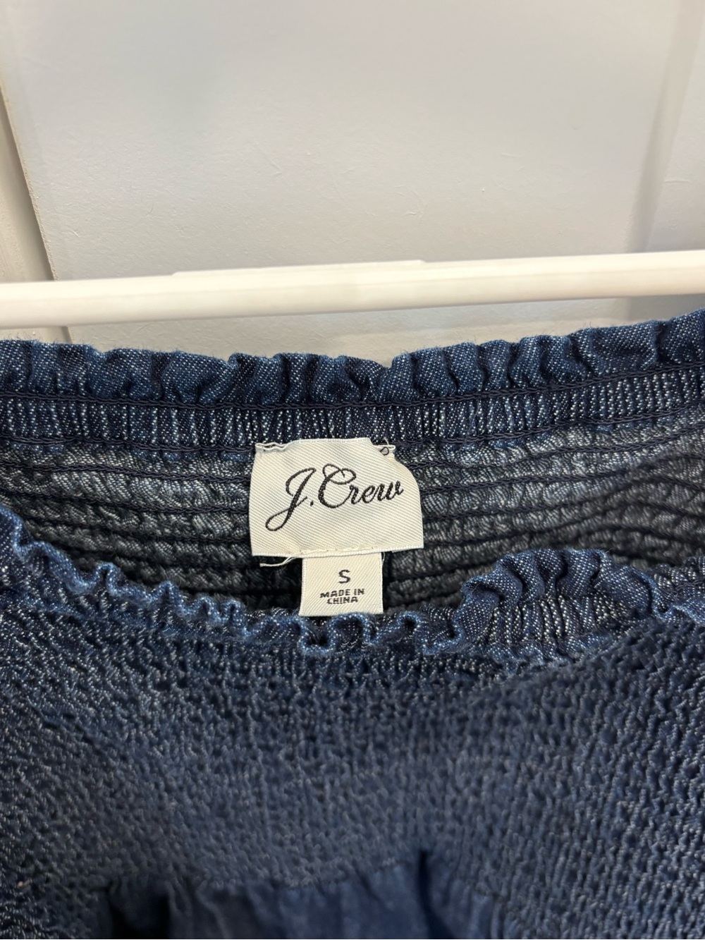 J.Crew Puff Sleeve Chambray Smocked Top Size Small - Picture 3 of 7